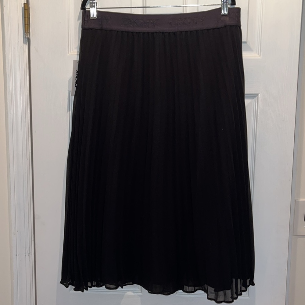 Elegant Black Pleated Pull On Accordion Skirt By DKNY Logo Waistband XL - Picture 3 of 16